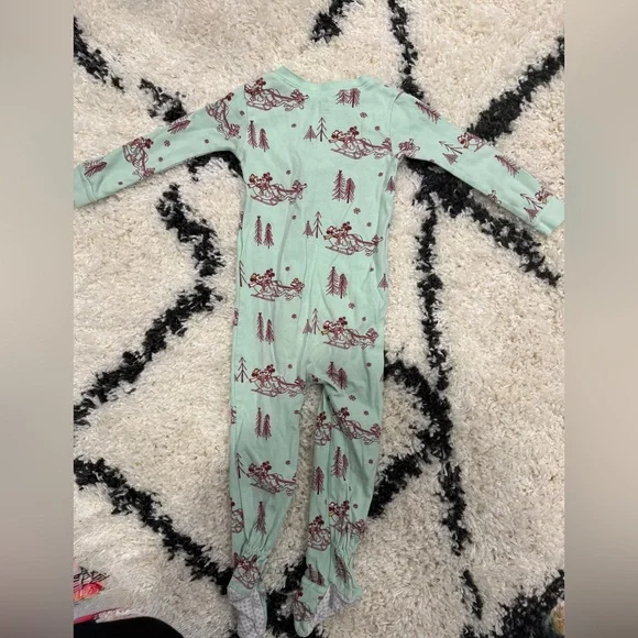 Disney Mickey and Minnie Mouse Winter Sleigh Ride Footie Pajamas-3T - Picture 4 of 4